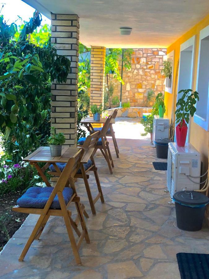 Tzavelitiko Home Himarë Exterior foto
